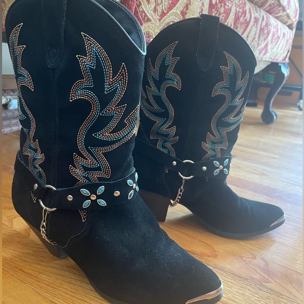 DINGO Women's "Victoria Harness" Suede Black Fashion Boots EXC CONDITION! Bling